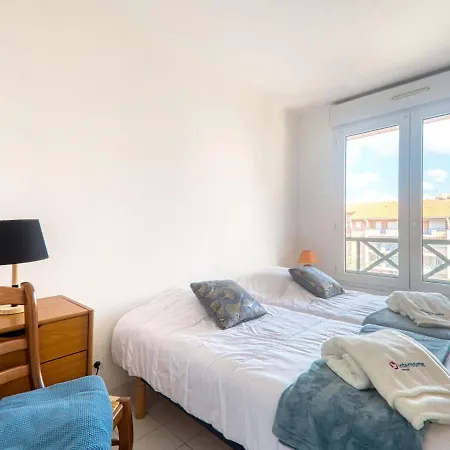 Bleu Marine-6 * Fréjus